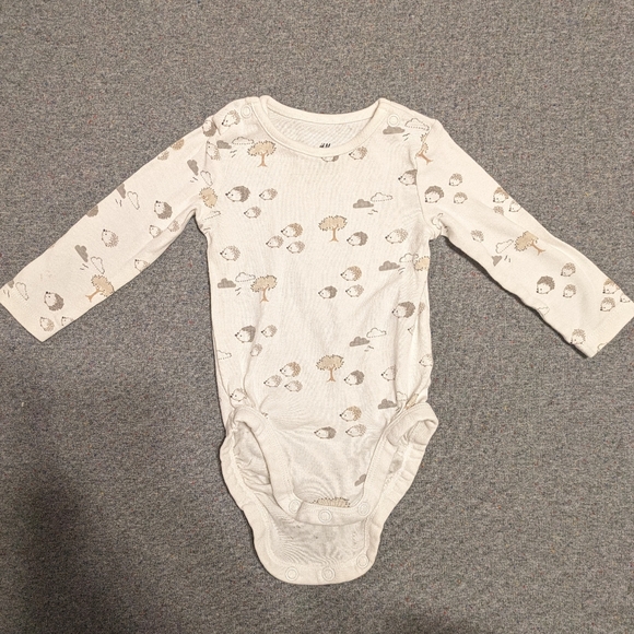 *4/$20* long sleeve onesie - Picture 1 of 3